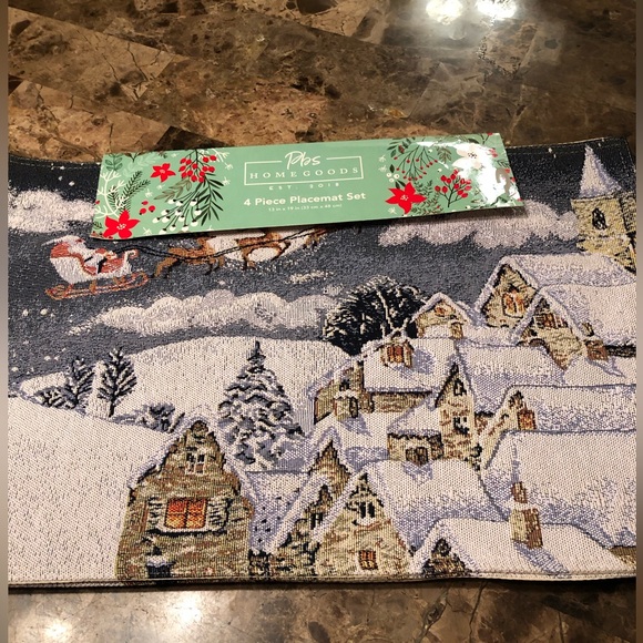 PLACEMAT SET OF 4 PIECES NWT/ CHRISTMAS VILLAGE BY PBS HOMEGOODS 13”X 19” - Picture 2 of 8